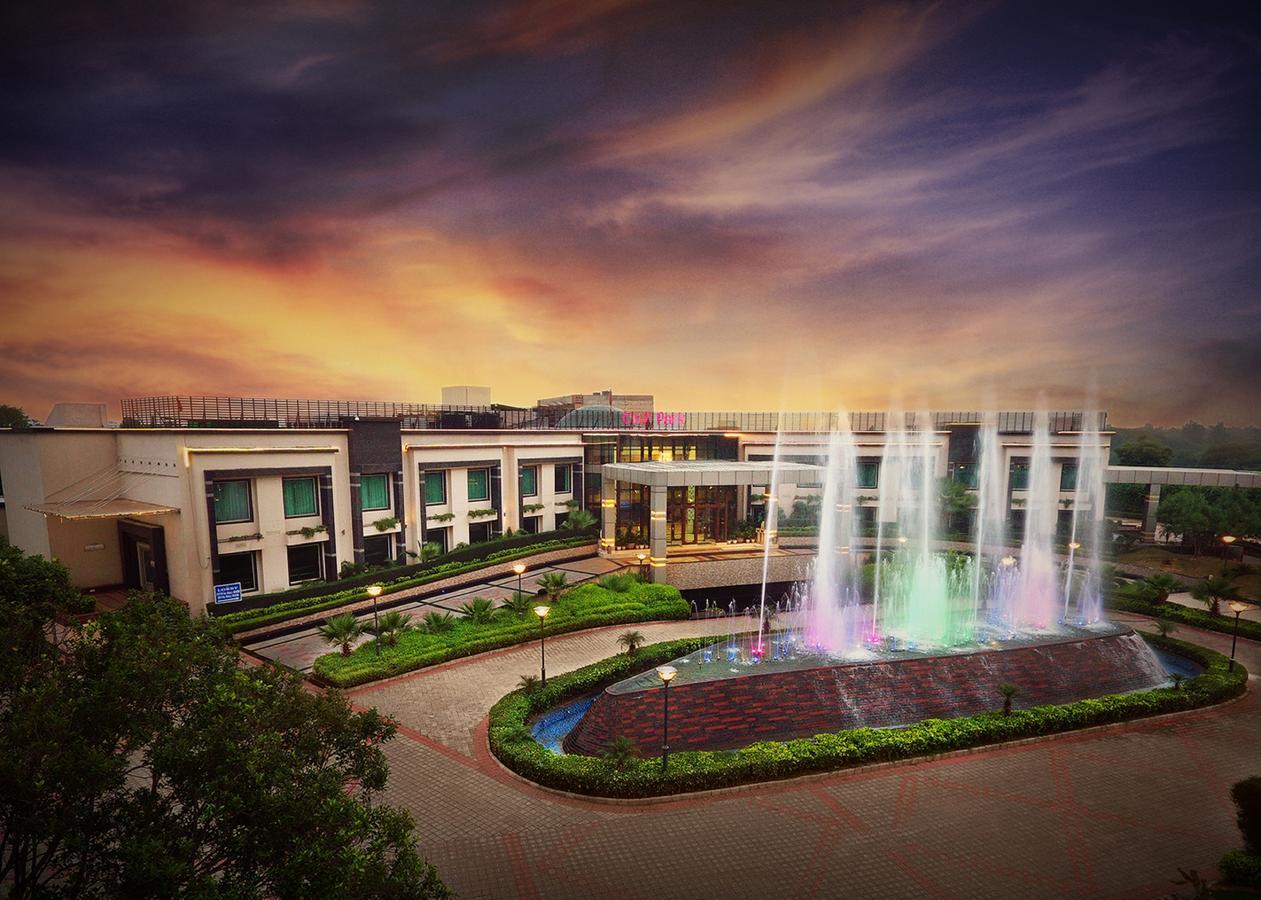 City Park Resort Bahadurgarh Экстерьер фото